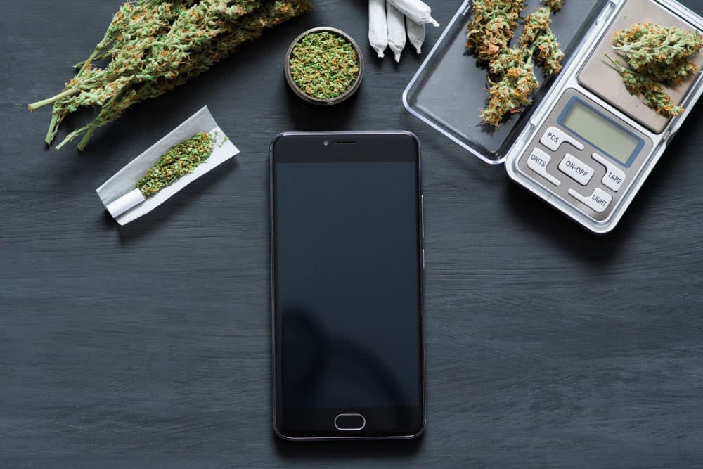 Top 5 Reasons is Better to Buy cannabis Online | The High Club Canada