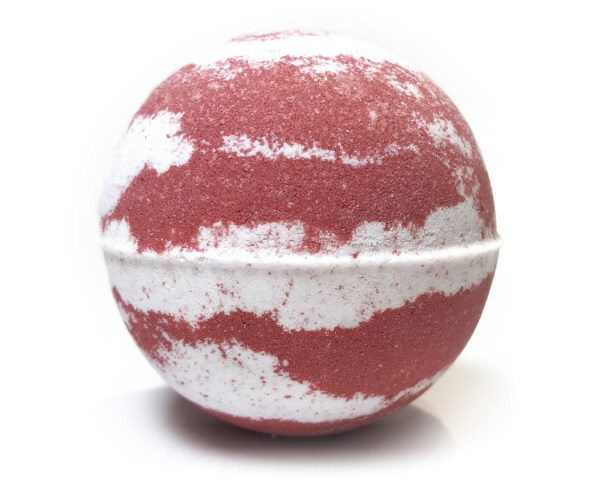 Nikki Stikki Botanicals – CBD Bath Bomb – Christmas Spirit Bomb (red/green) – 300mg CBD | The High Club Canada